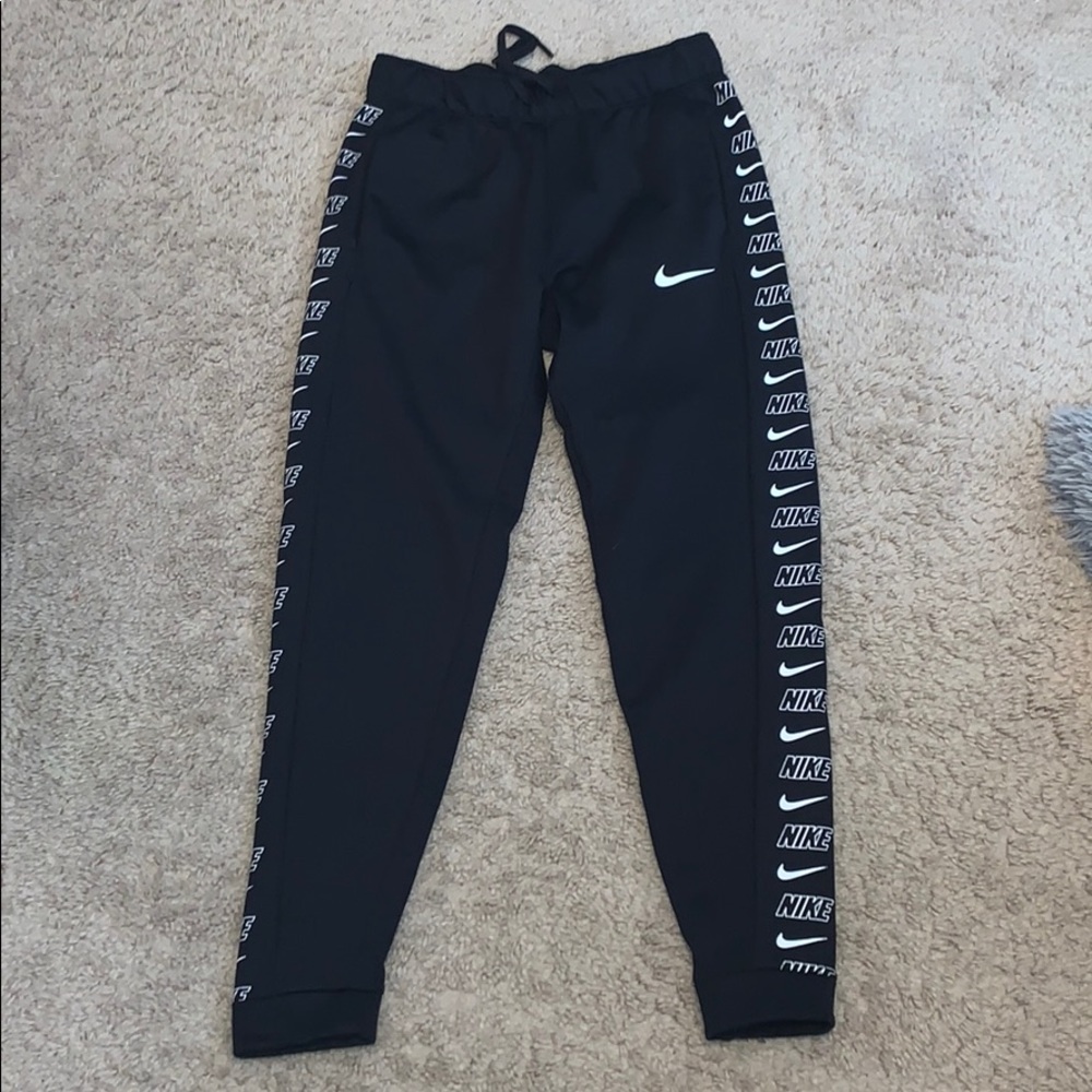 black nike sweats